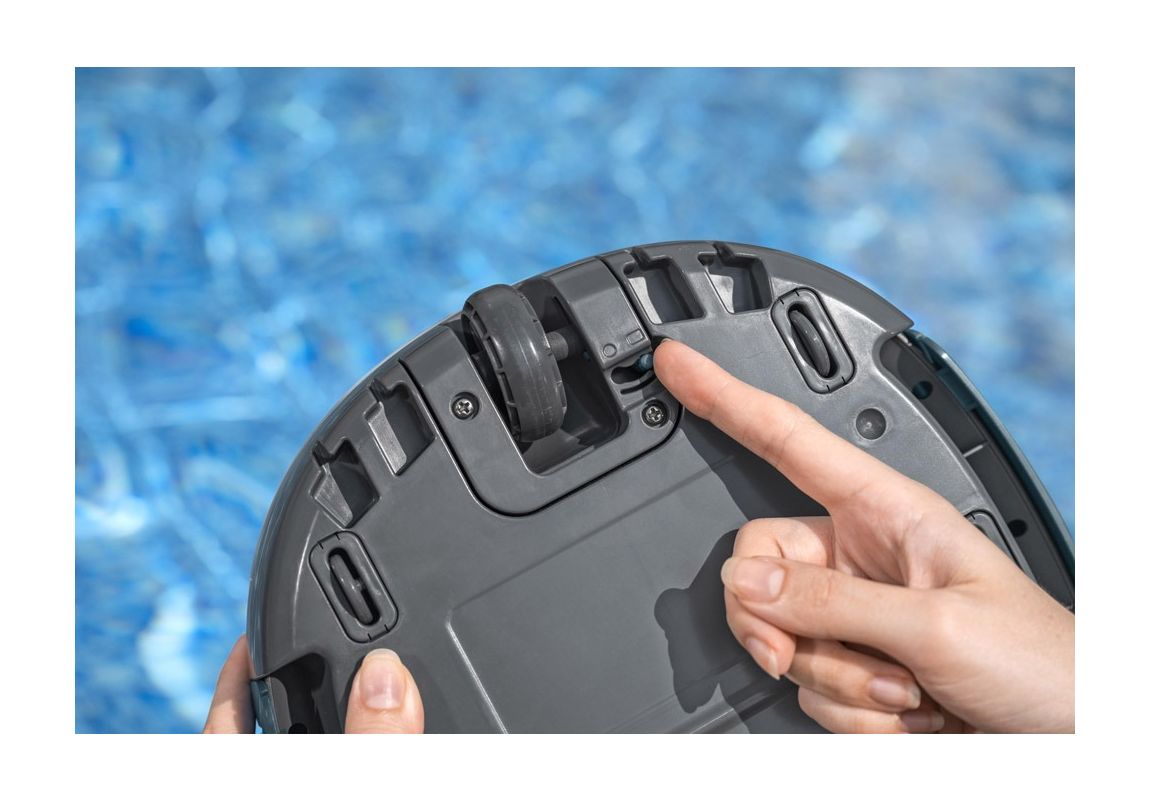 Avtomatski robotski sesalec za bazen AquaTronix G150