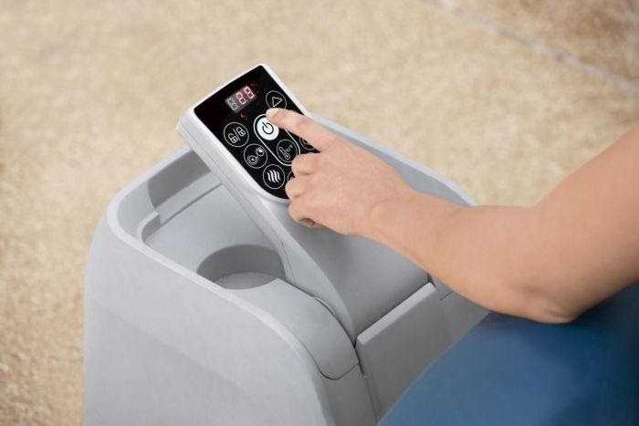S pomočjo digitalnega zaslona upravljate s svojo črpalko za masažni sistem.