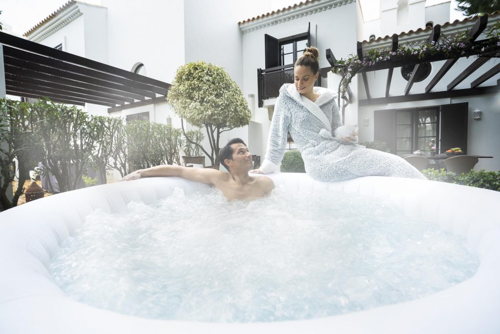 Mjehurići u Bestway jacuzziju.